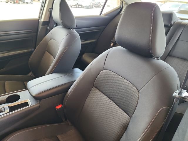 Used 2025 Nissan Altima 2.5 SV FWD image 11