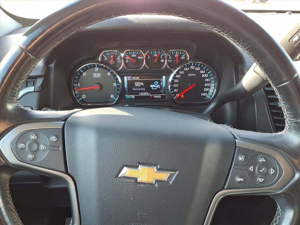 Used 2018 Chevrolet Suburban LT image 20