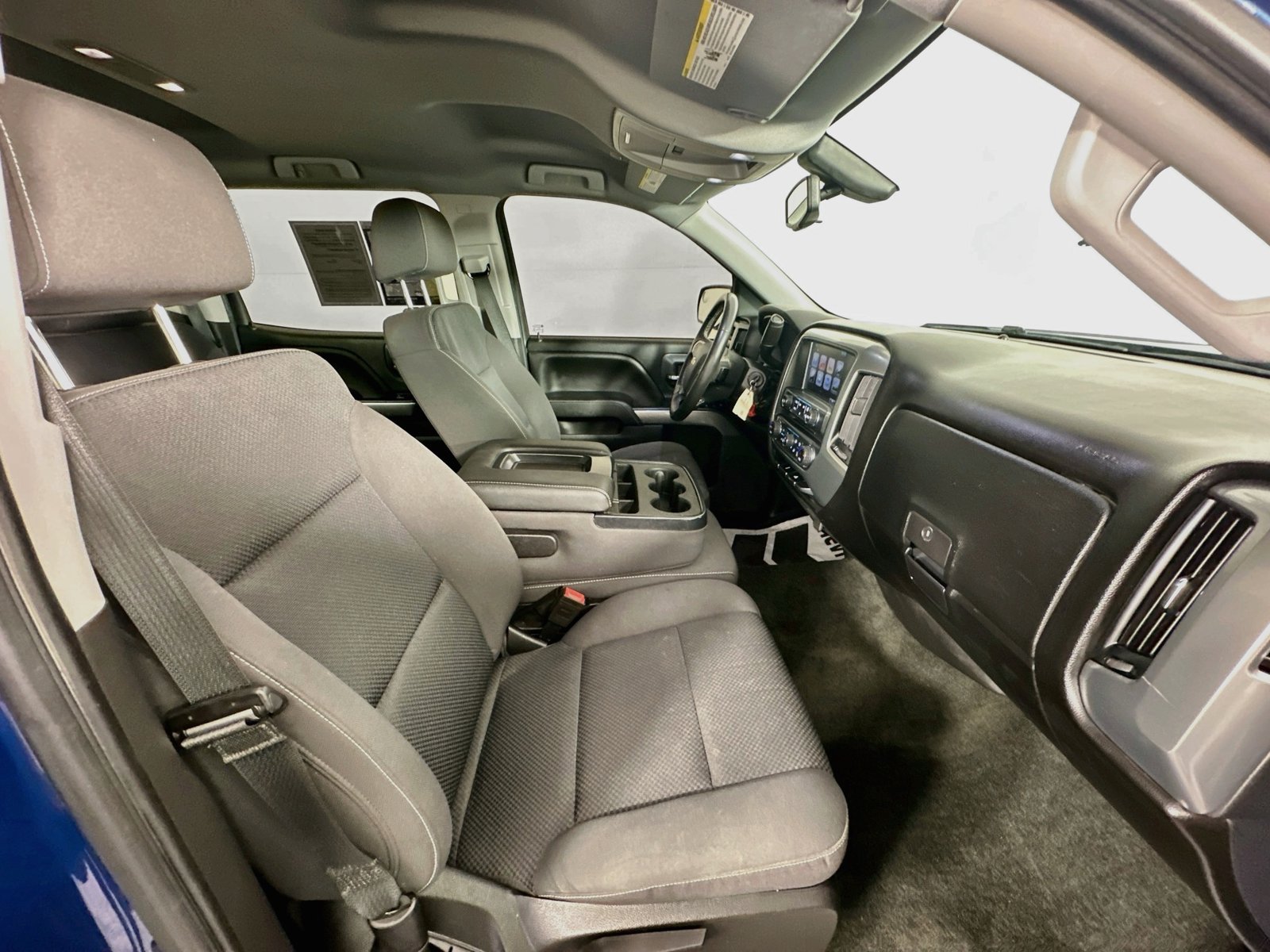 Used 2018 Chevrolet Silverado 1500 LT w/ LT Eassist Package AWD/4WD image 26