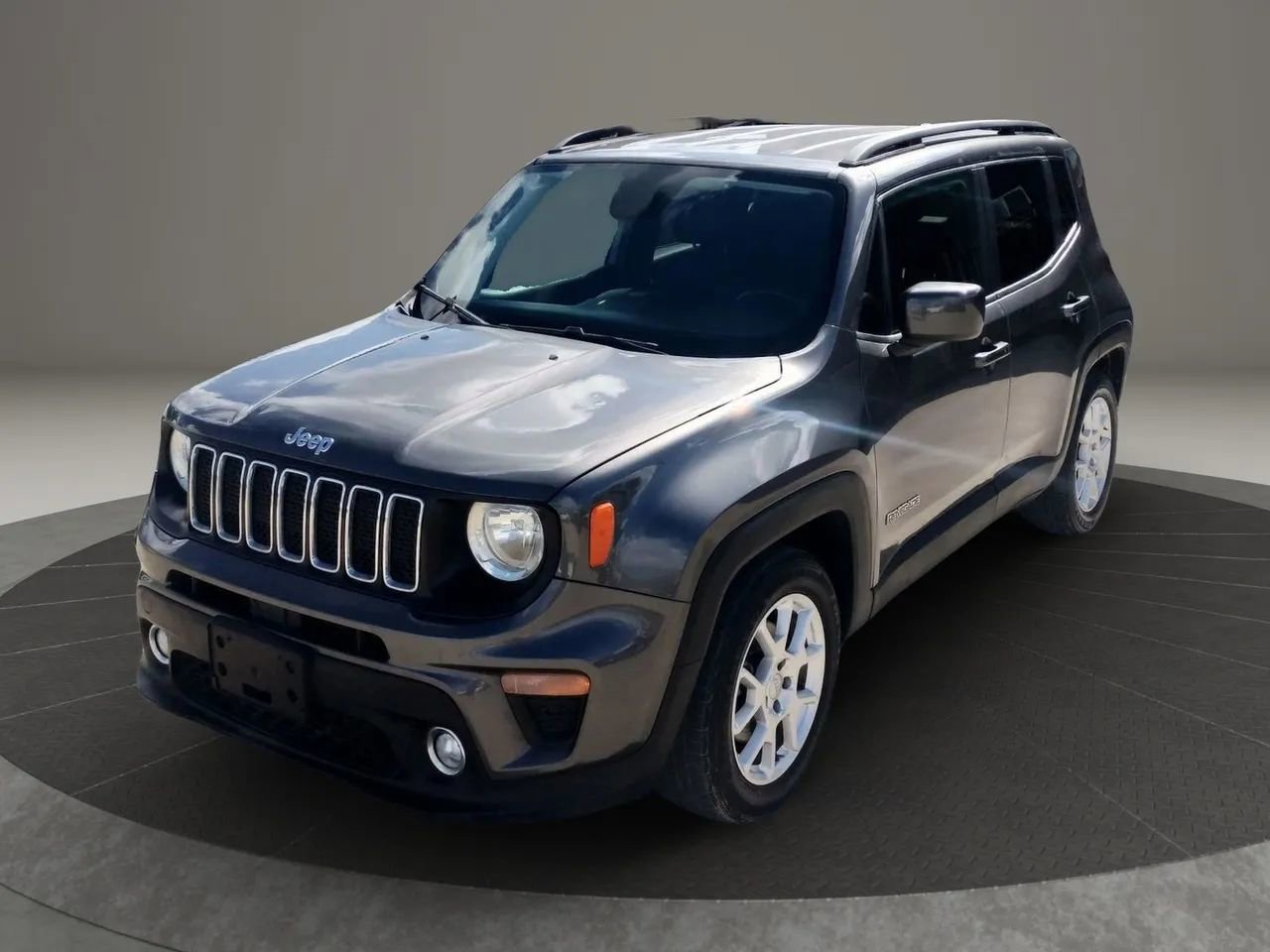 Used 2019 Jeep Renegade Latitude image 1