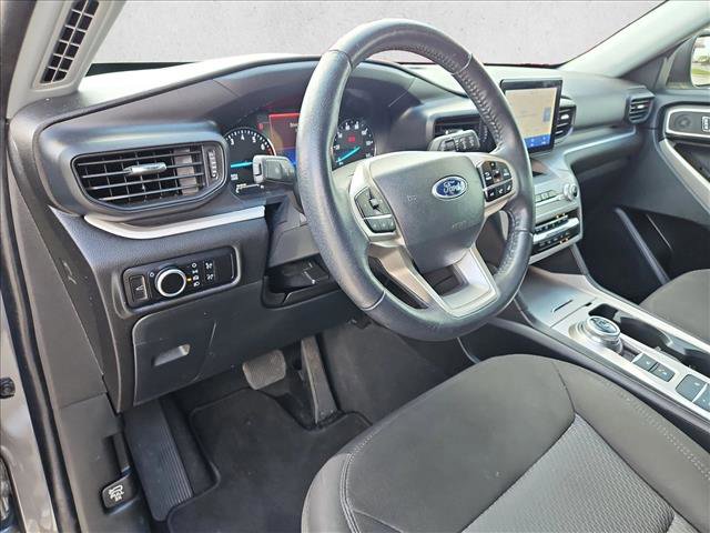 Used 2023 Ford Explorer XLT image 9