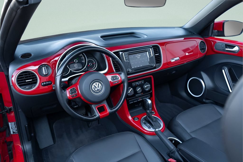 Used 2018 Volkswagen Beetle 2.0T S w/ Style & Comfort Package FWD image 14