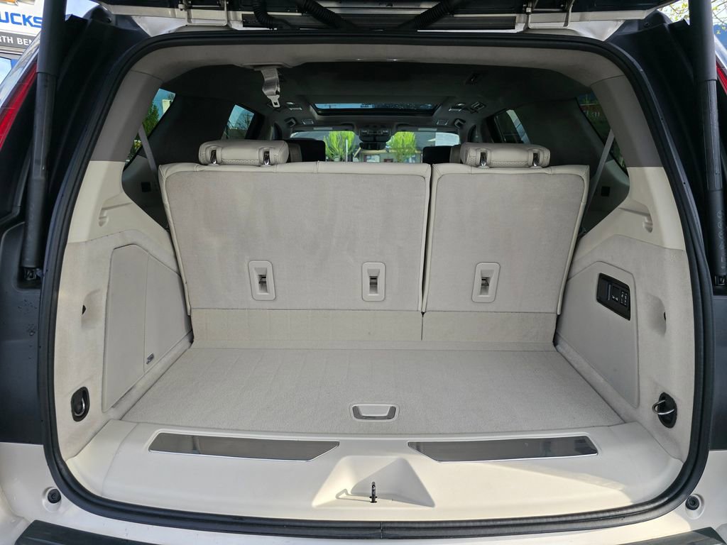 Used 2023 Cadillac Escalade Premium Luxury Platinum w/ LPO, Radiant Package AWD/4WD image 17