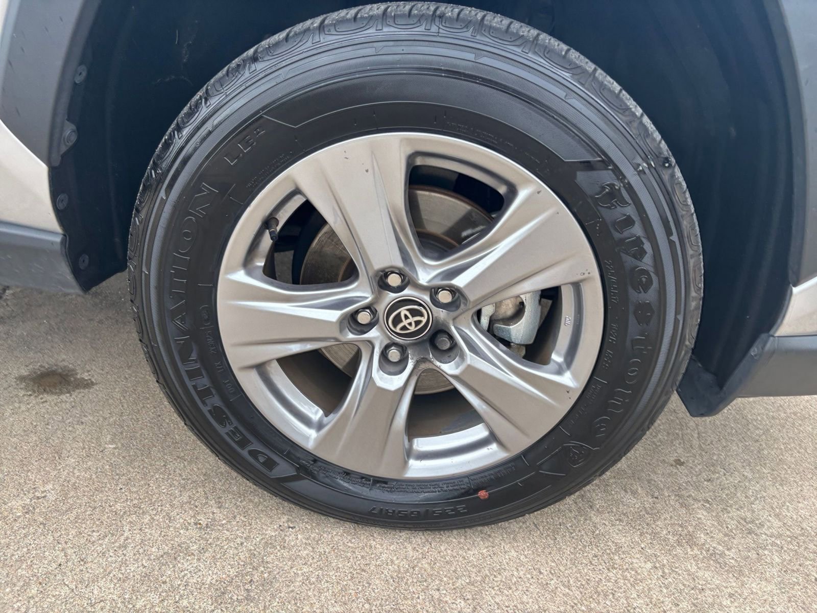 Used 2025 Toyota RAV4 LE image 29