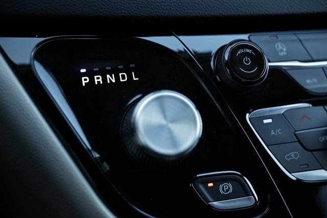 Used 2022 Chrysler Voyager LX image 37