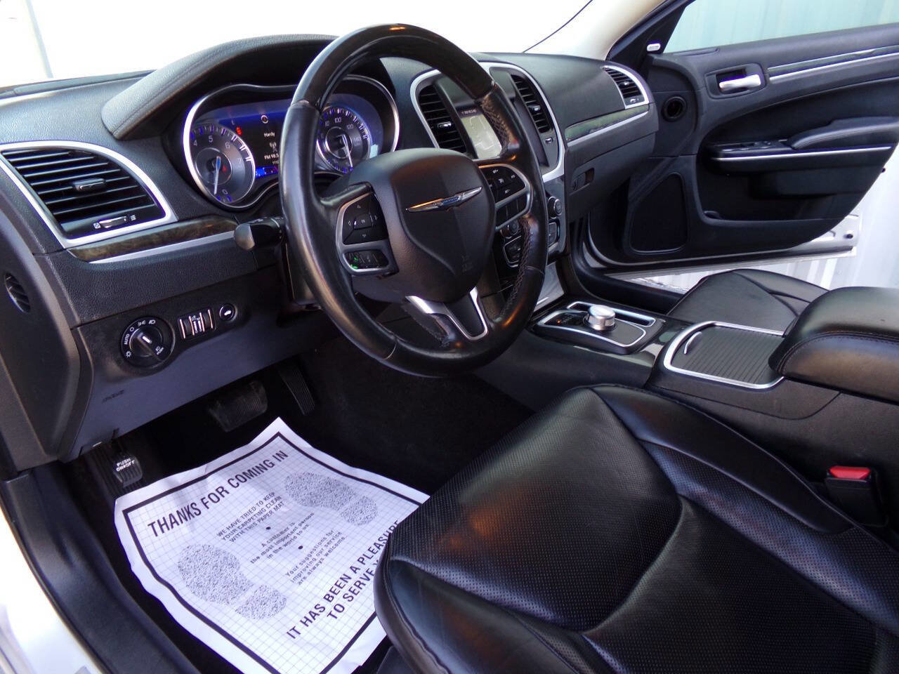 Used 2020 Chrysler 300 Limited image 18