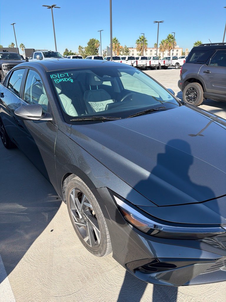 Used 2025 Hyundai Elantra Limited FWD image 6