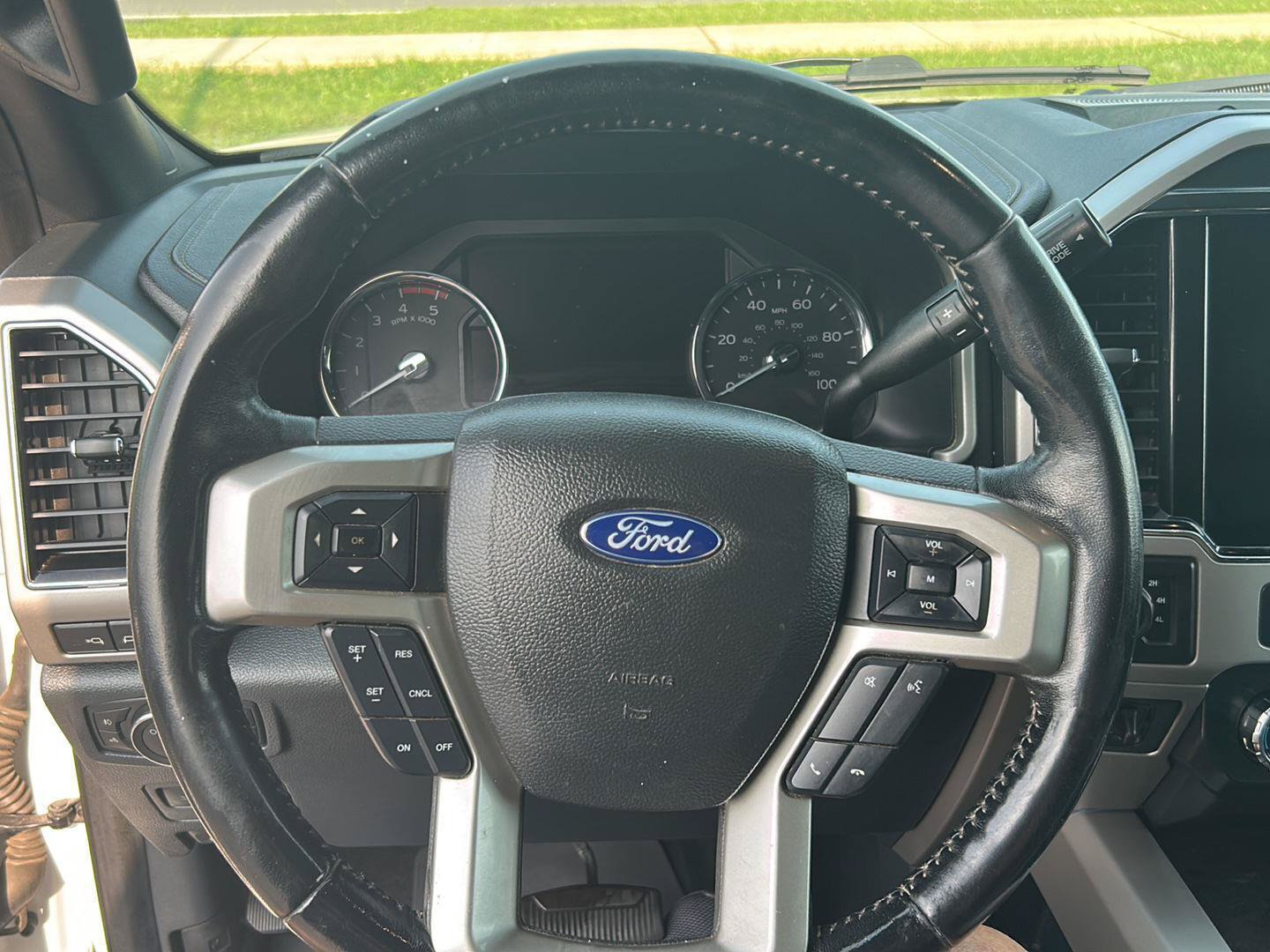 Used 2022 Ford F350 Lariat w/ Lariat Ultimate Package AWD/4WD image 29