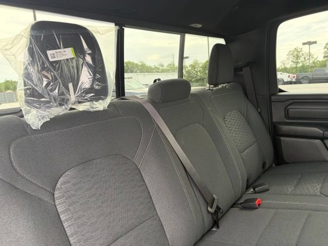New 2026 RAM 1500 Express AWD/4WD image 31