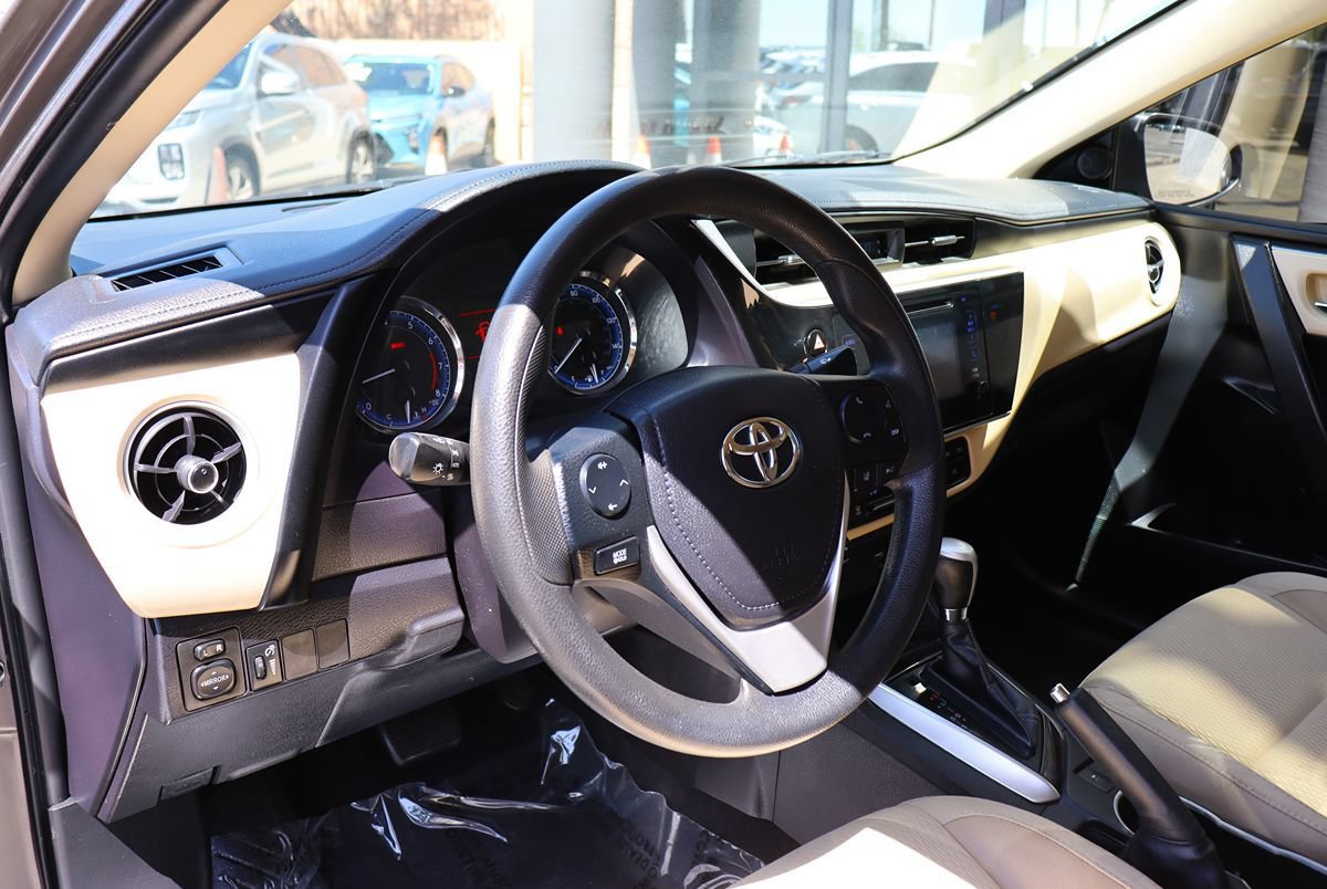 Used 2018 Toyota Corolla LE w/ Carpet Mat Package (TMS) FWD image 38