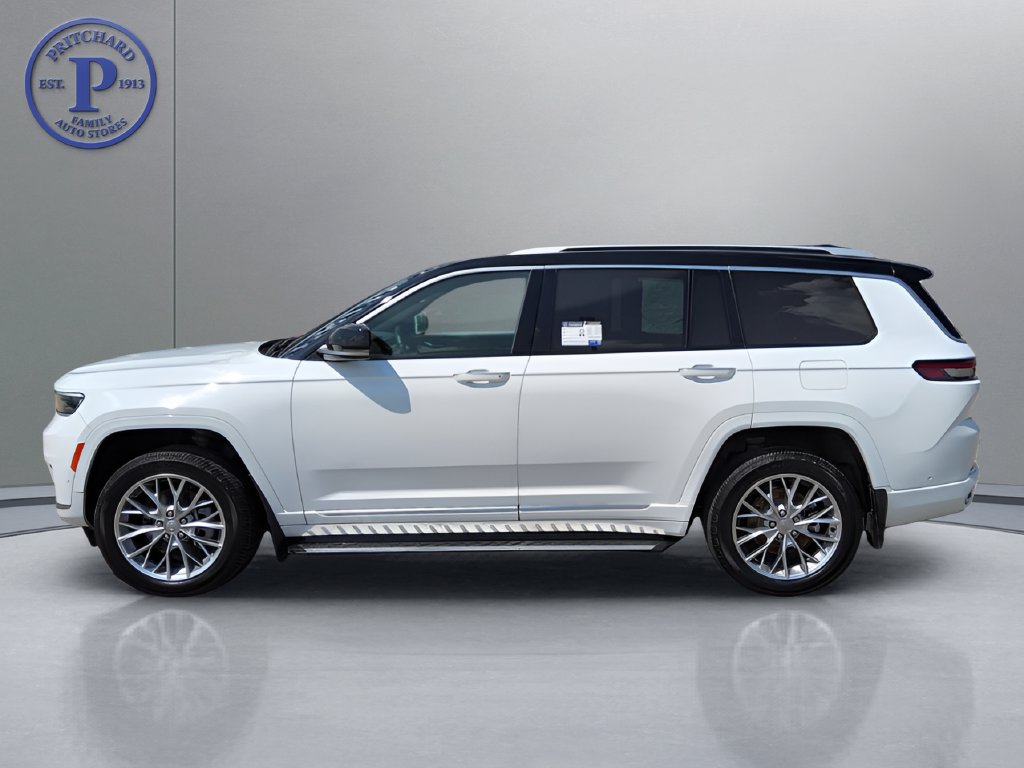 Used 2023 Jeep Grand Cherokee L Summit w/ Advanced Protech Group IV AWD/4WD image 4