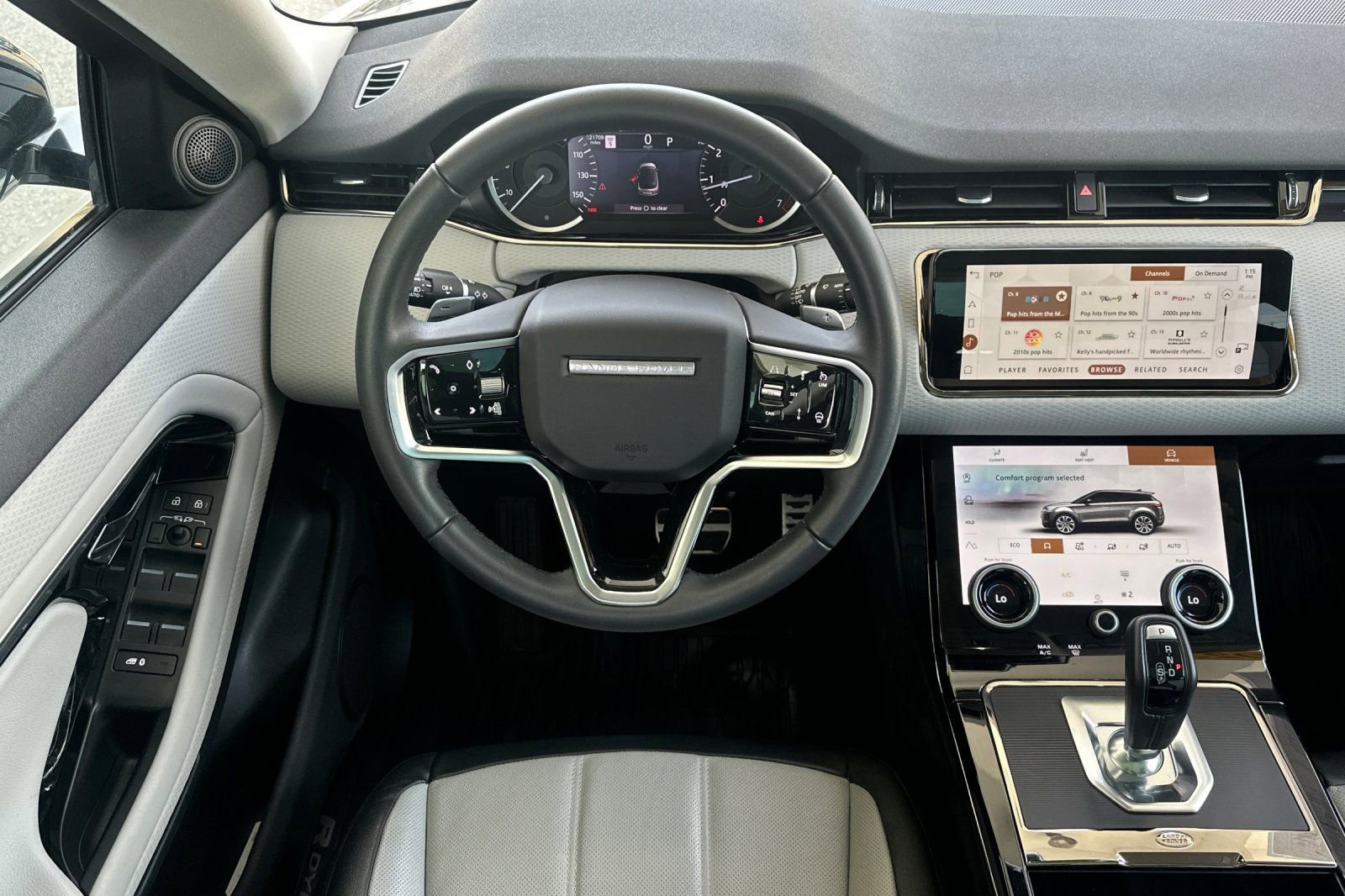 Used 2023 Land Rover Range Rover Evoque R-Dynamic S image 17