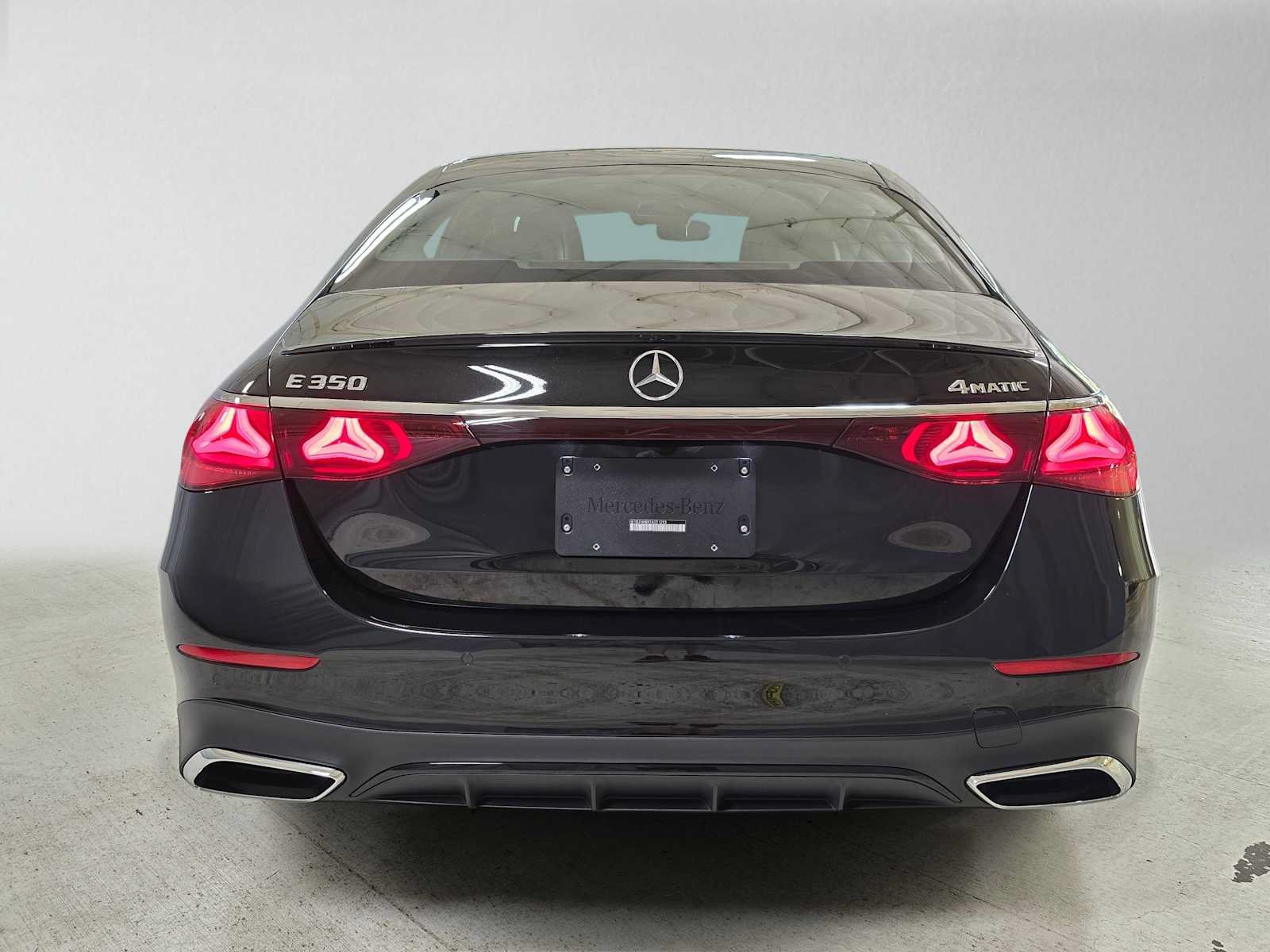 Used 2026 Mercedes-Benz E 350 4MATIC Sedan image 4