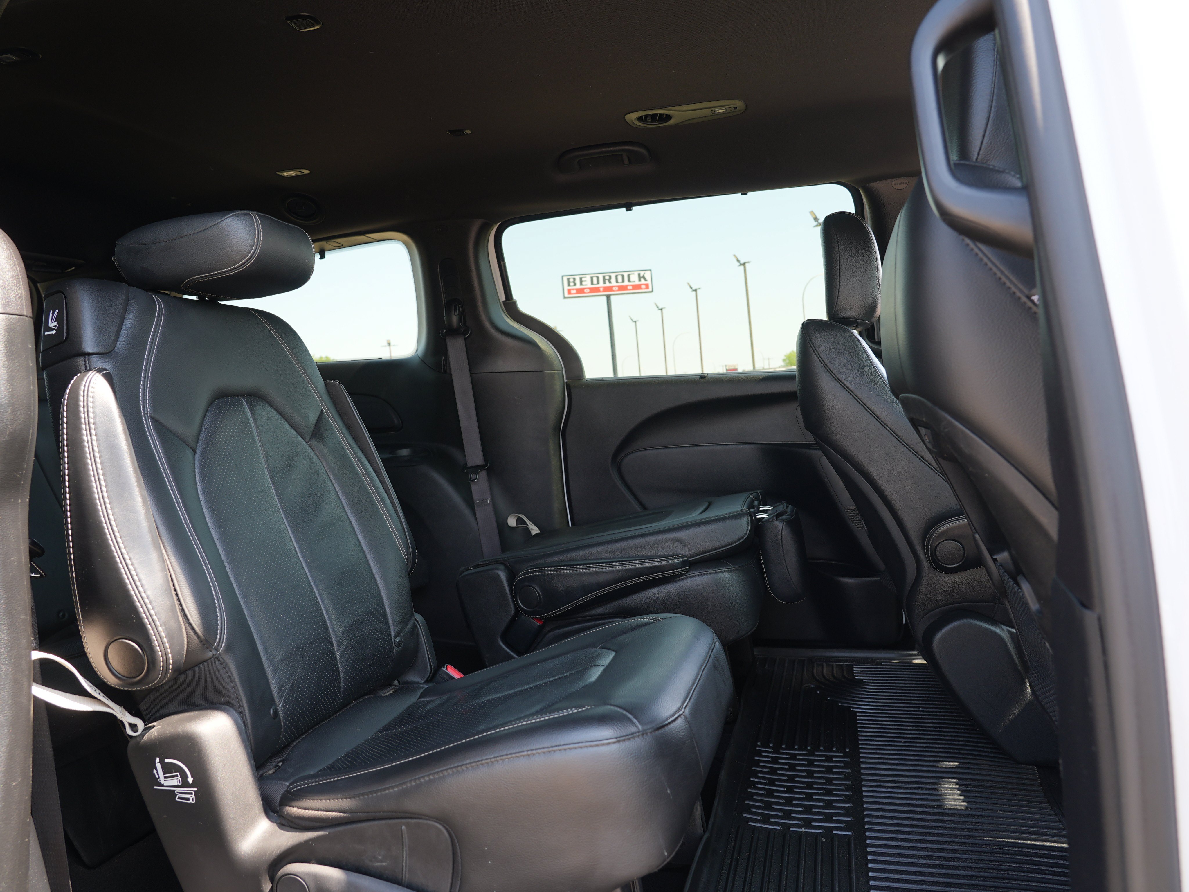Used 2021 Chrysler Pacifica Touring-L w/ S Appearance Package FWD image 29