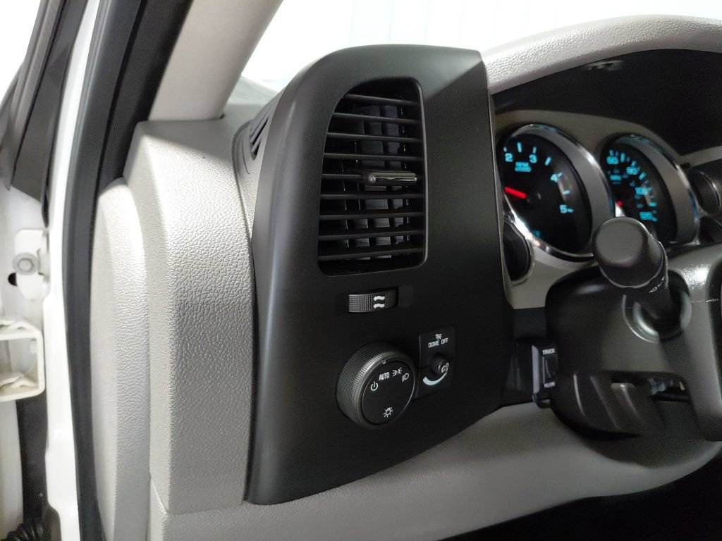 Used 2008 Chevrolet Silverado 2500 W/T AWD/4WD image 28