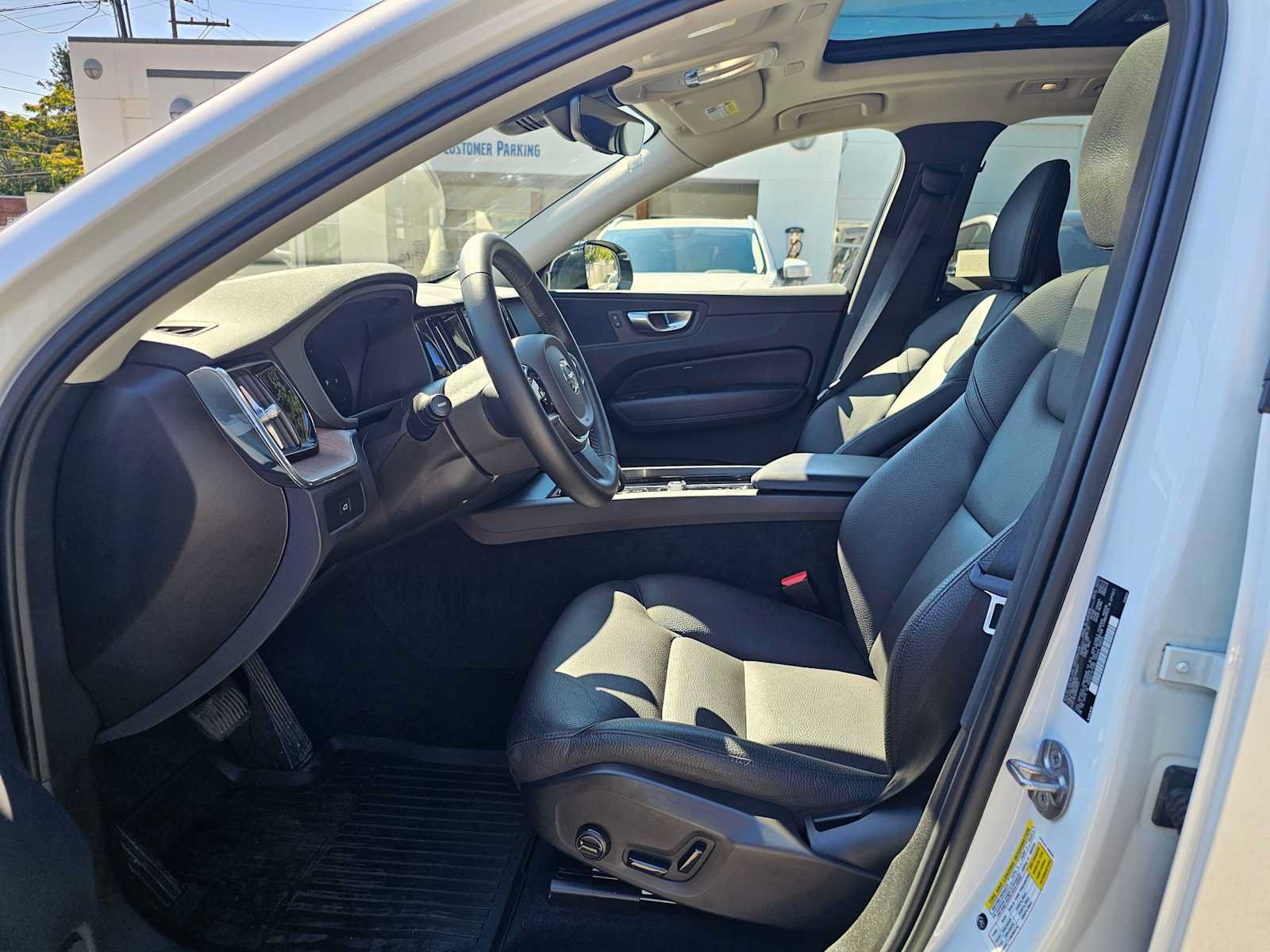 Used 2023 Volvo XC60 B5 Plus w/ Protection Package Premier AWD/4WD image 23