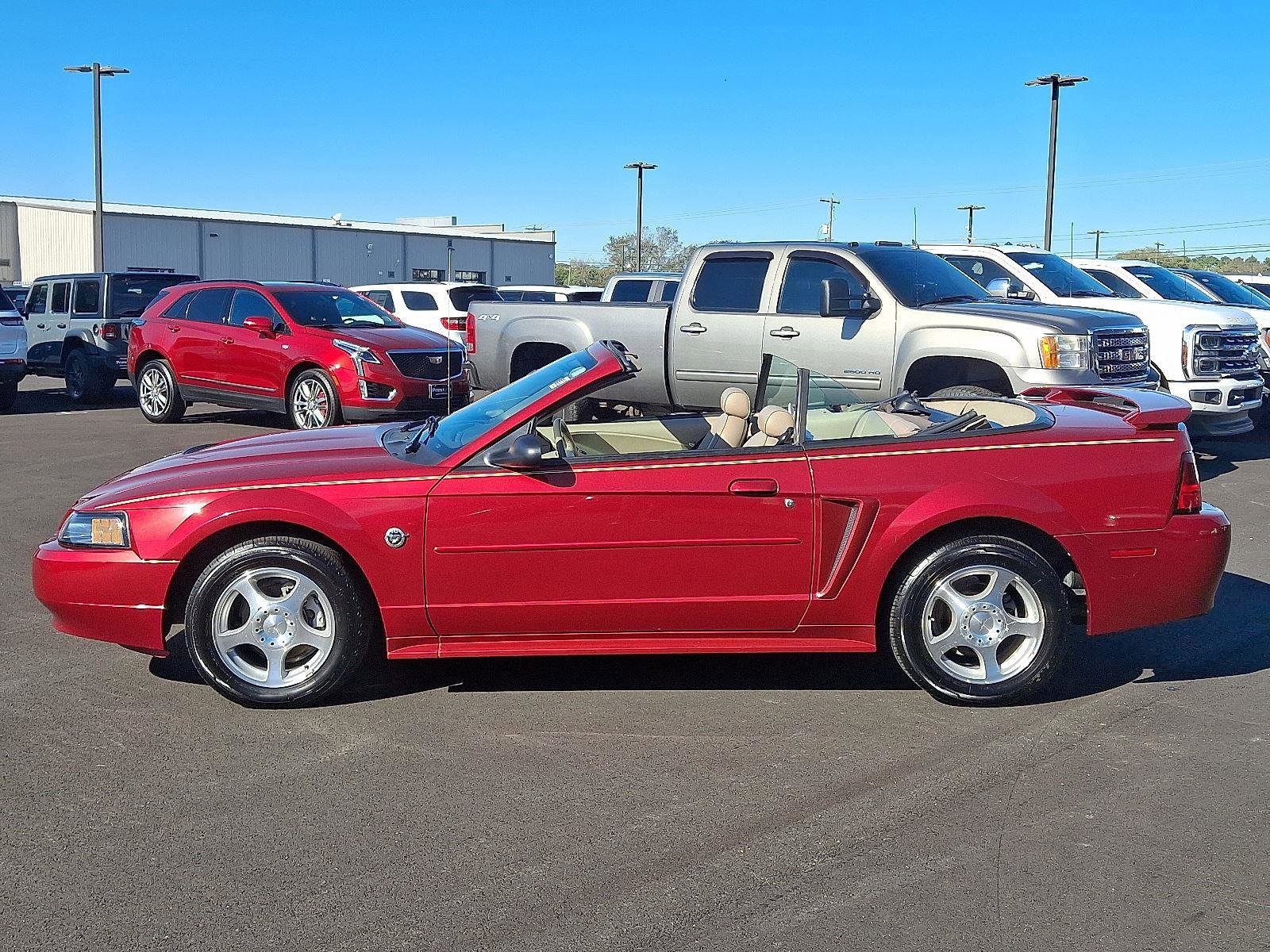 Used 2004 Ford Mustang Deluxe image 12