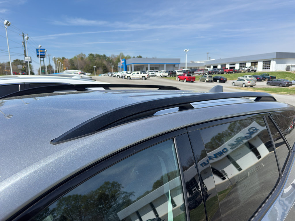 Used 2024 GMC Terrain SLT w/ Tech Package image 7