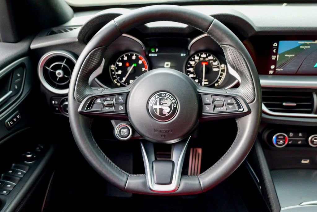 Used 2023 Alfa Romeo Stelvio Veloce AWD/4WD image 45