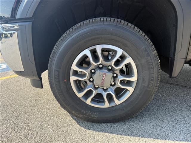 New 2026 GMC Sierra 2500 SLE w/ SLE Value Package; image 6
