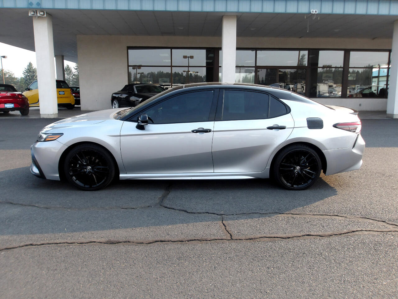 Used 2021 Toyota Camry XSE image 2