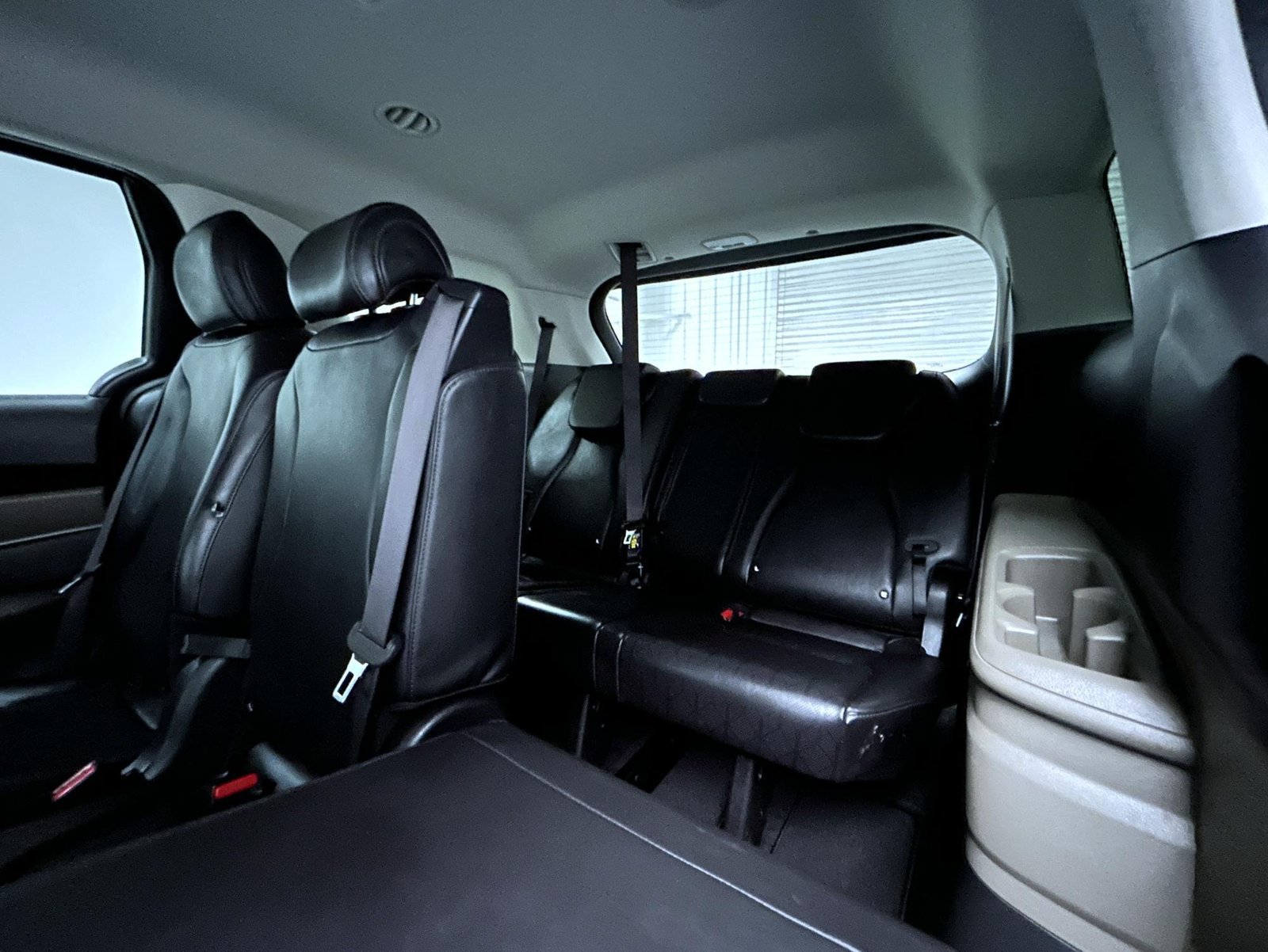 Used 2025 Kia Carnival FWD image 18
