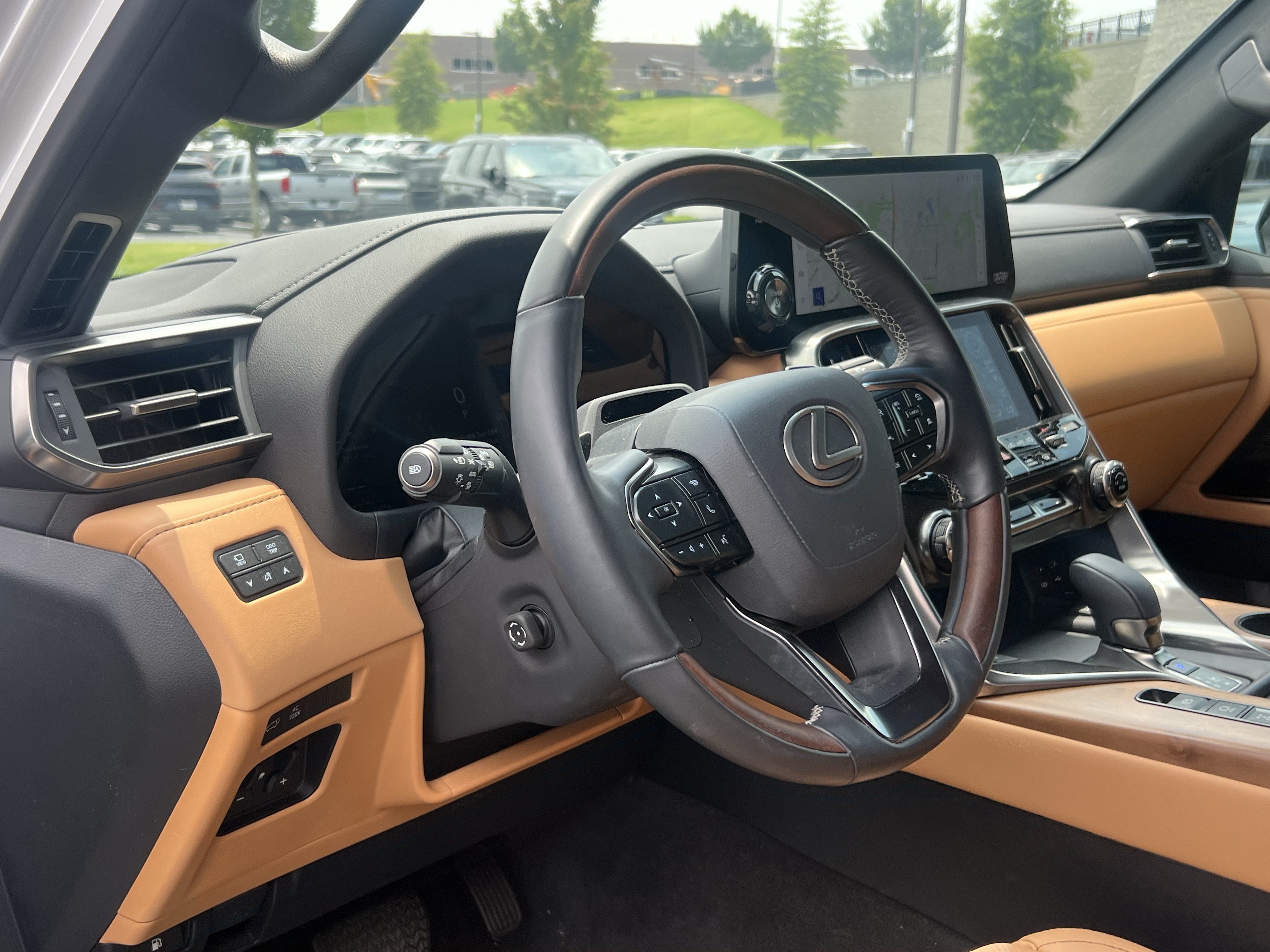 Used 2025 Lexus LX 700h Luxury w/ Appearance Package AWD/4WD image 20