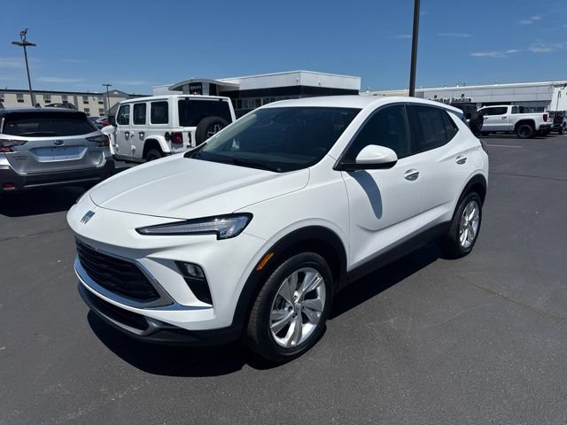 Used 2025 Buick Encore GX Preferred AWD/4WD image 8