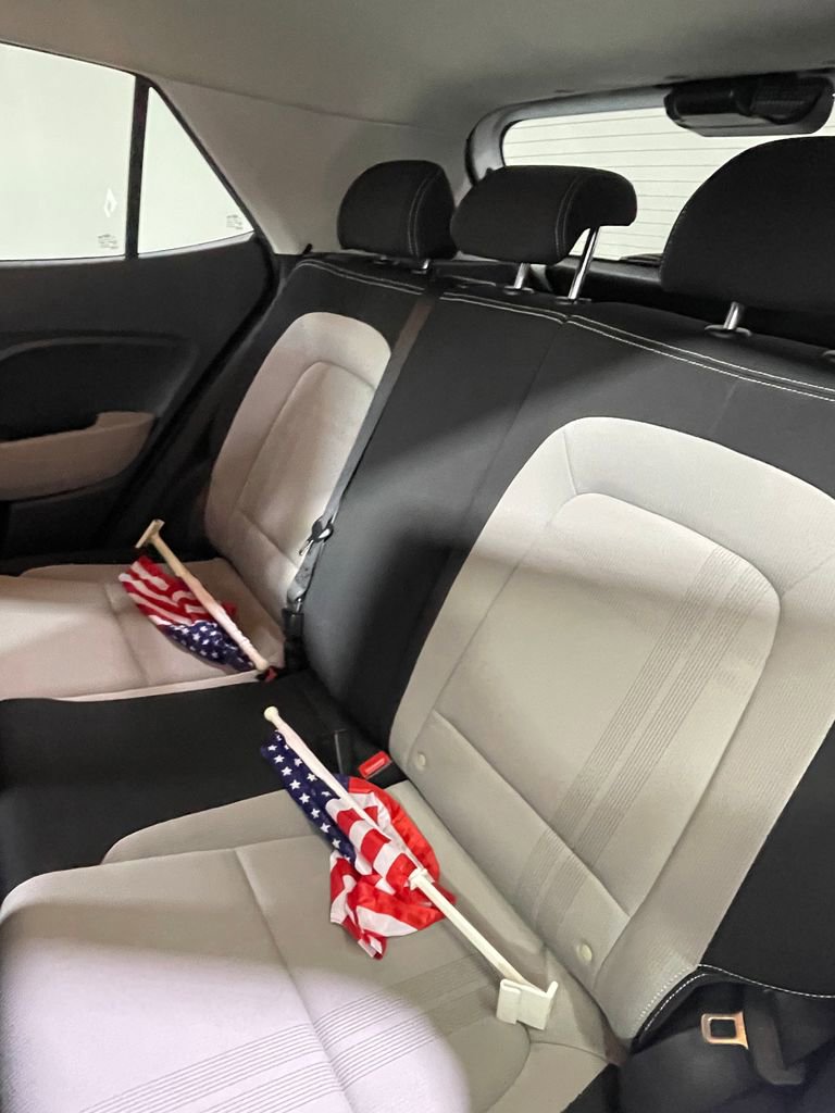 Used 2020 Hyundai Venue SEL image 25