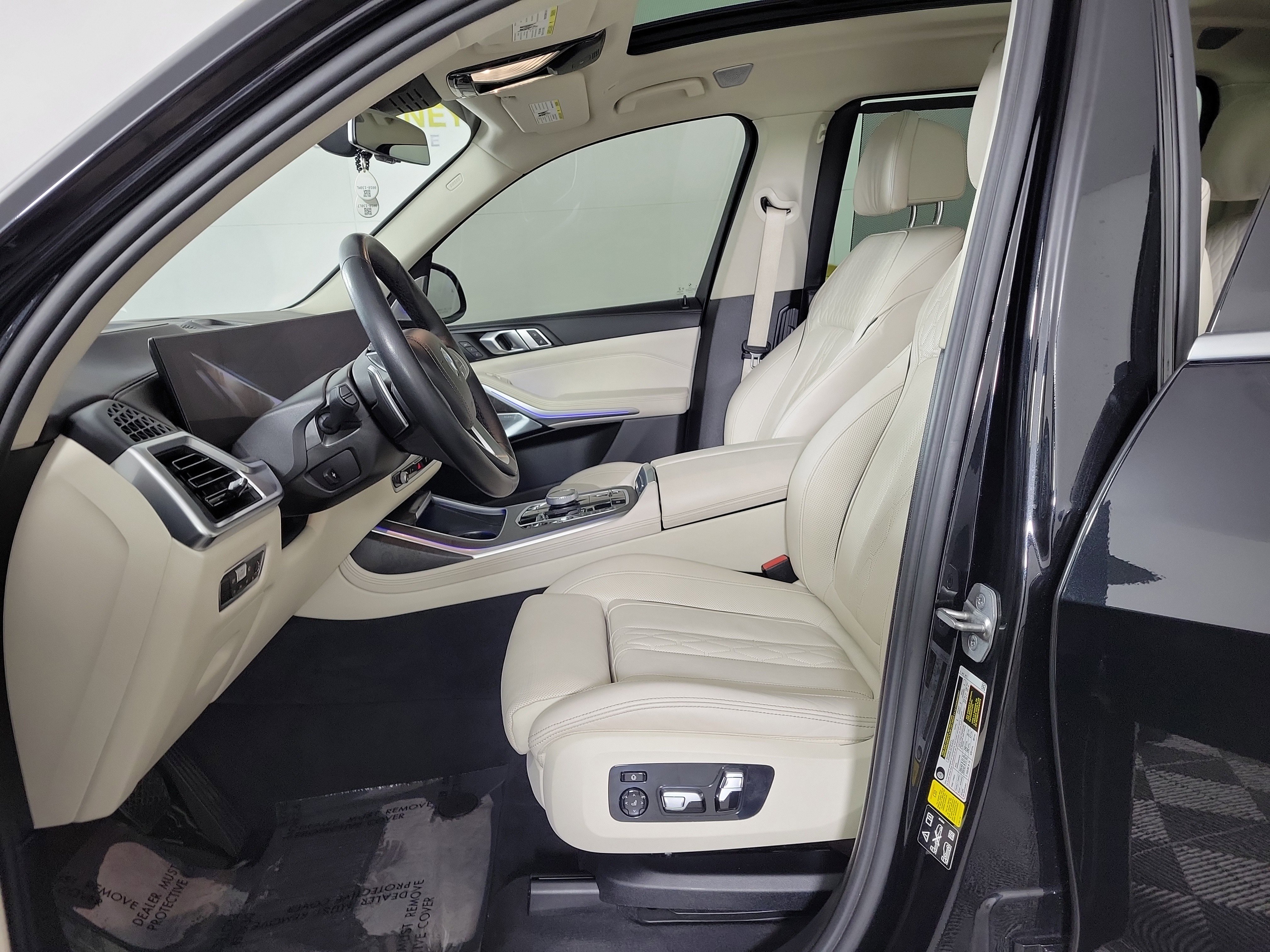 Used 2023 BMW X7 xDrive40i w/ Executive Package image 9