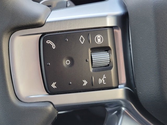 Used 2025 Land Rover Discovery Dynamic SE image 30