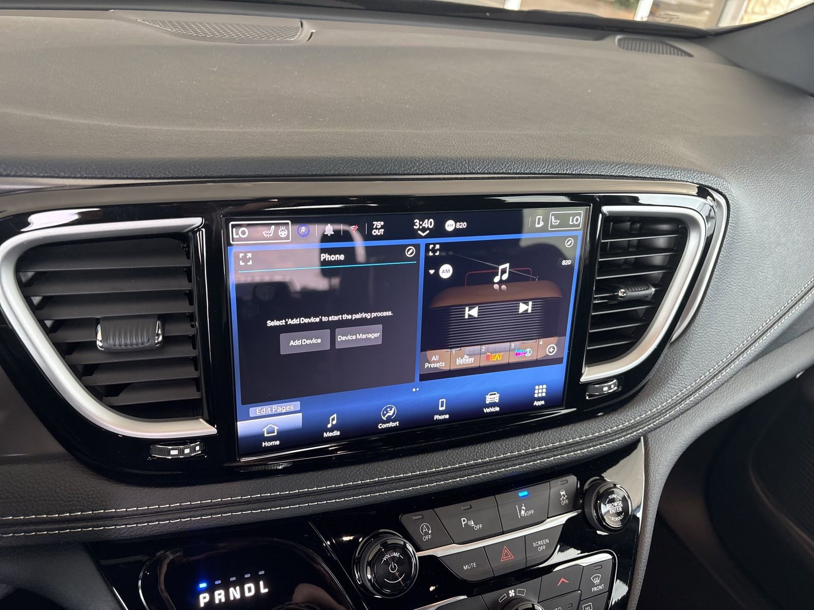 New 2026 Chrysler Pacifica Select image 12