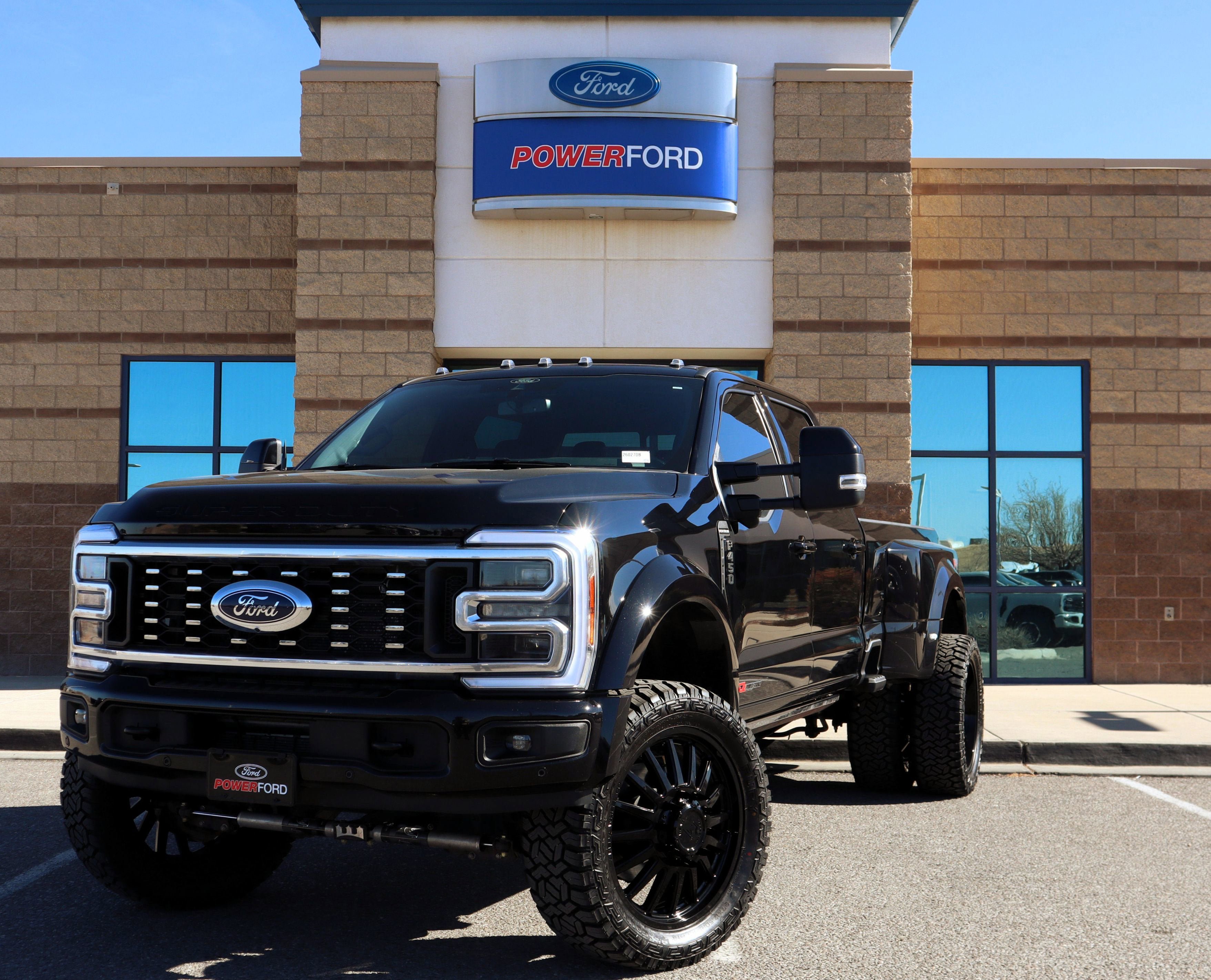 Used 2025 Ford F450 Platinum w/ FX4 Off-Road Package image 2