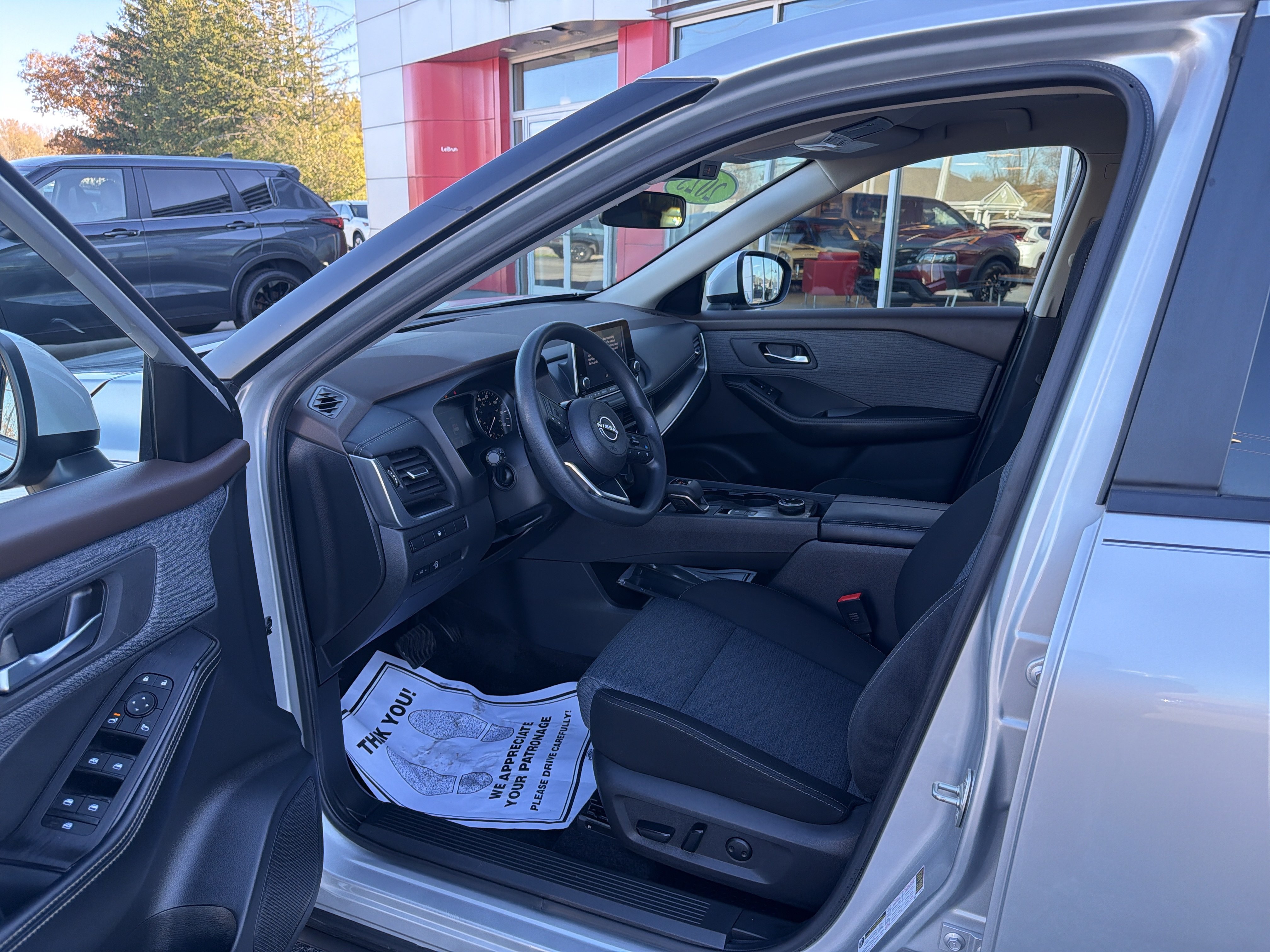 Certified 2023 Nissan Rogue SV AWD/4WD image 2