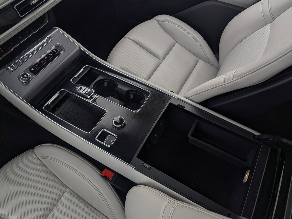 Used 2025 Lincoln Aviator AWD w/ Equipment Group 101A image 38