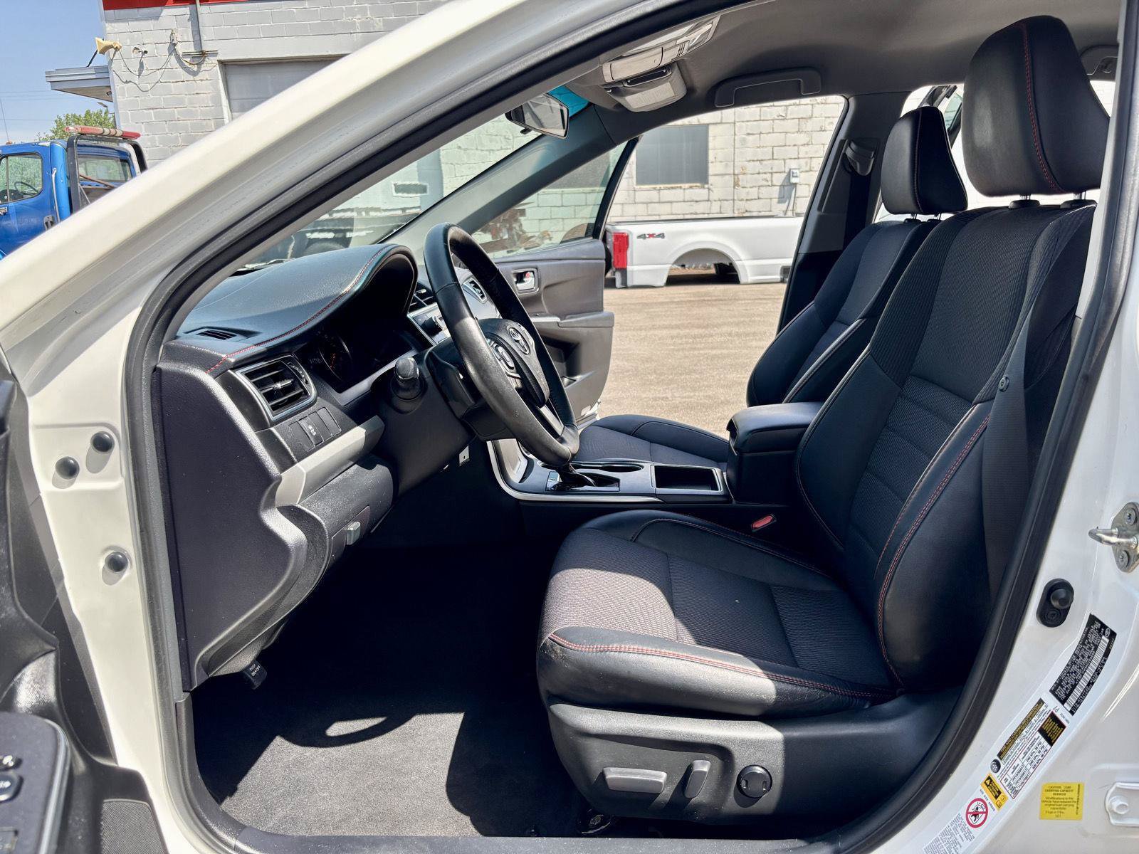 Used 2017 Toyota Camry SE FWD image 2
