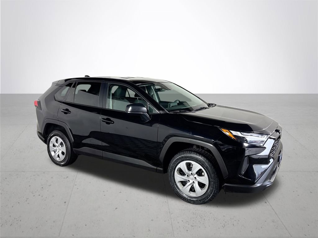 Used 2024 Toyota RAV4 LE image 4