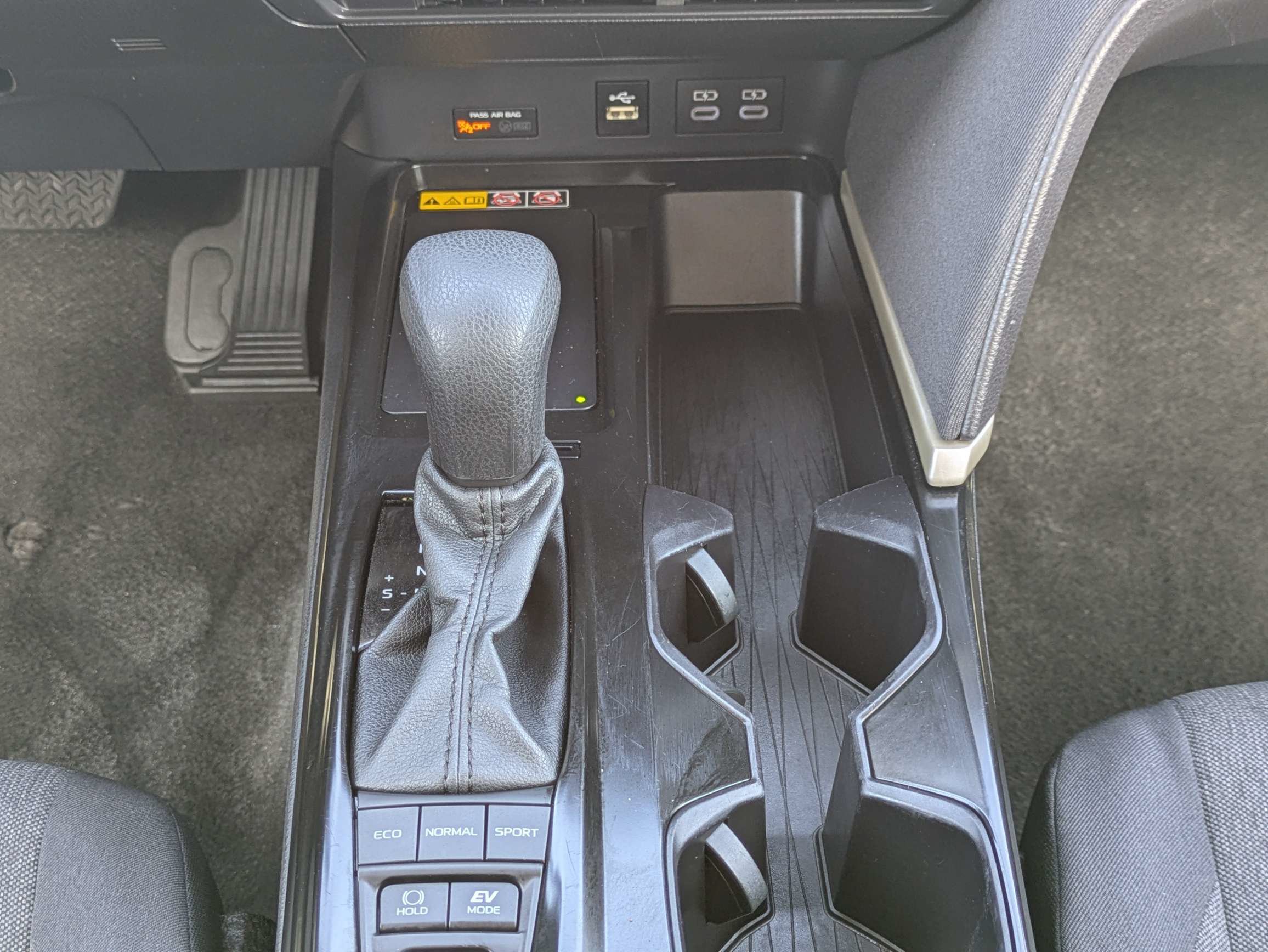 Used 2025 Toyota Camry LE FWD image 19