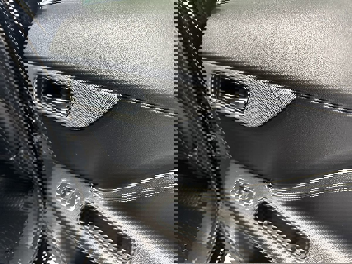 Used 2019 Jaguar F-PACE S image 42