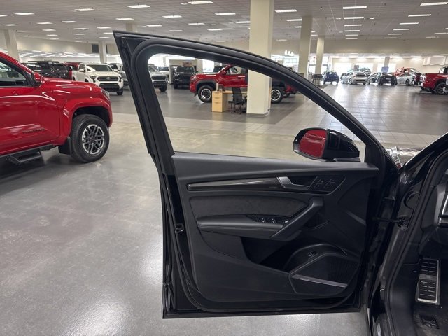 Used 2020 Audi SQ5 Premium Plus w/ Premium Plus Package image 21