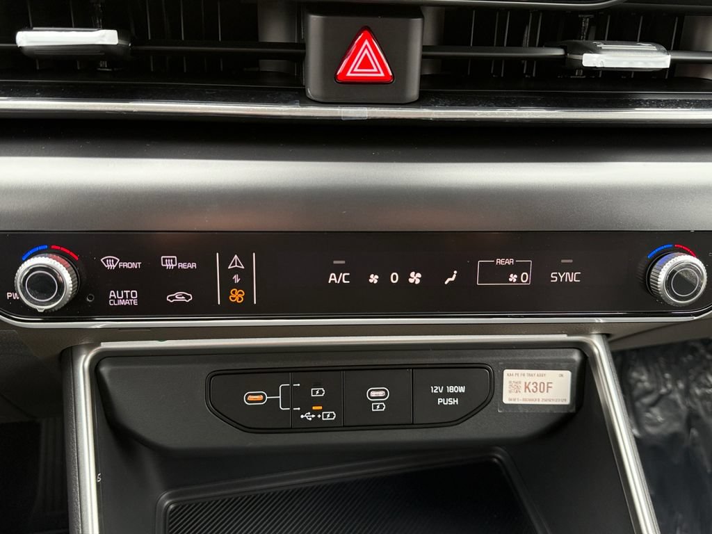 New 2026 Kia Carnival FWD image 17