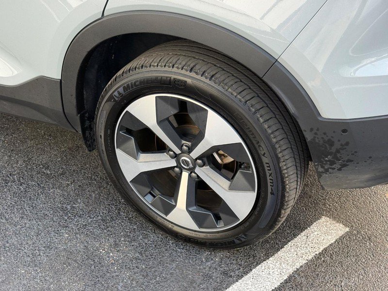 Used 2026 Volvo XC40 B5 Plus AWD/4WD image 7