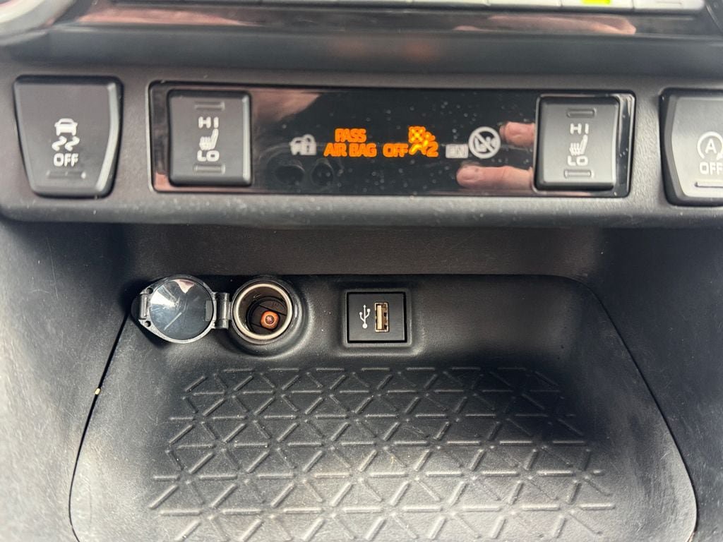 Used 2024 Toyota RAV4 XLE w/ Convenience Package AWD/4WD image 26