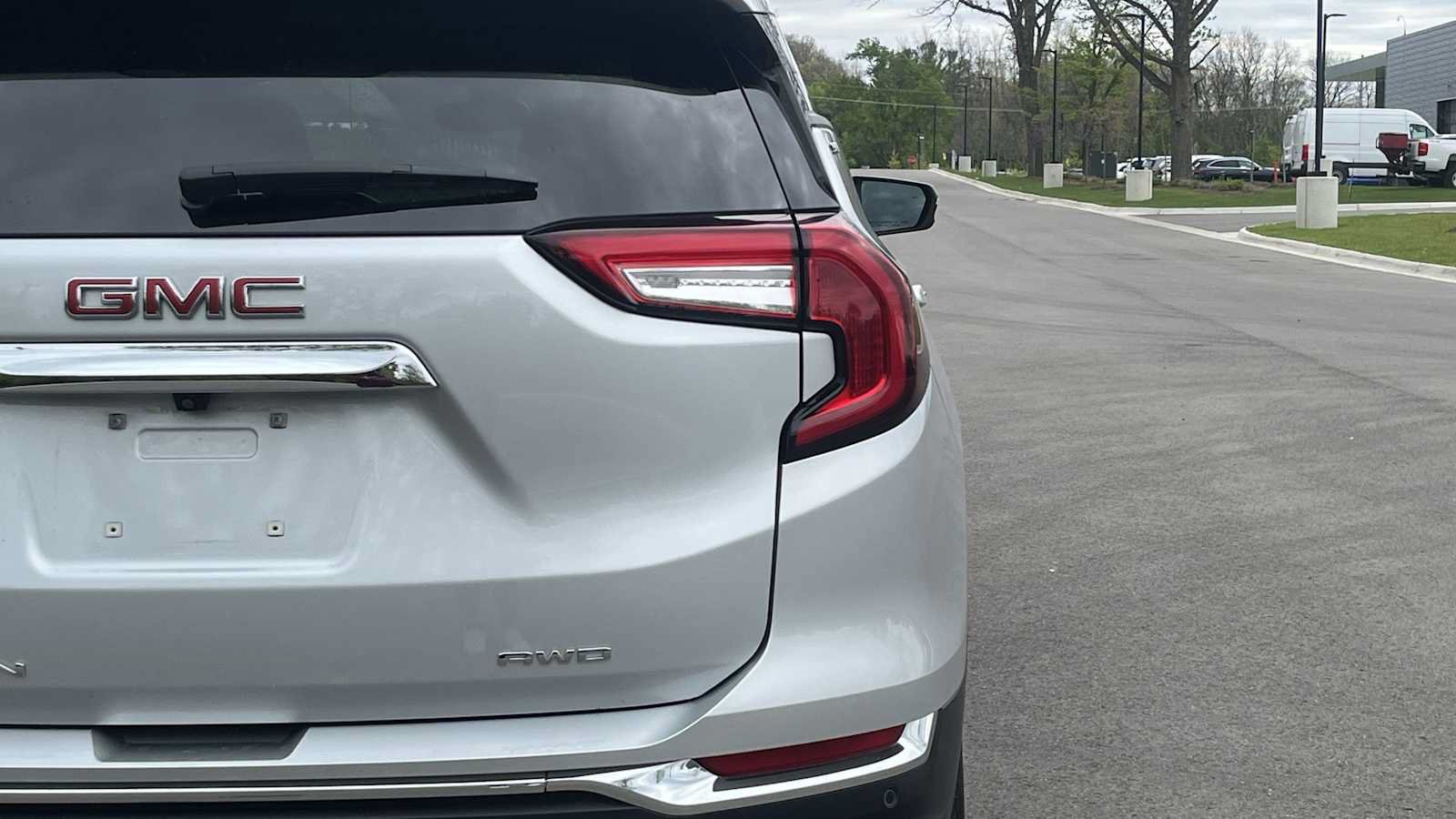 Used 2022 GMC Terrain SLT w/ Infotainment Package II AWD/4WD image 19