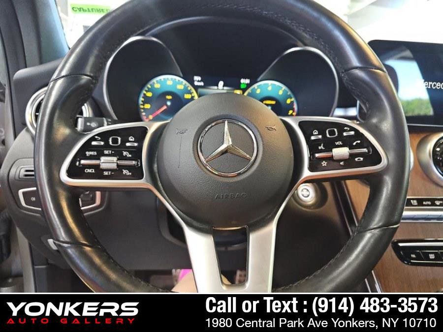 Used 2022 Mercedes-Benz GLC 300 4MATIC w/ AMG Line image 11