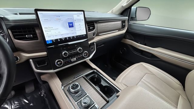 Used 2024 Ford Expedition Max Limited image 25
