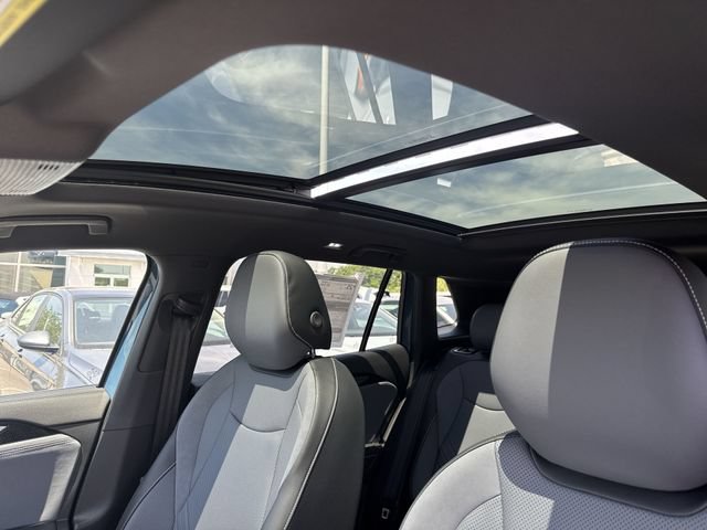New 2026 Volkswagen Tiguan SE R-Line AWD/4WD image 18