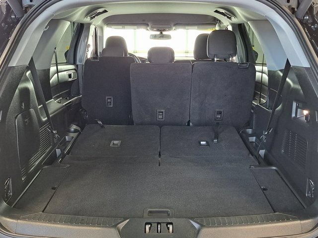 Used 2023 Ford Explorer XLT AWD/4WD image 30