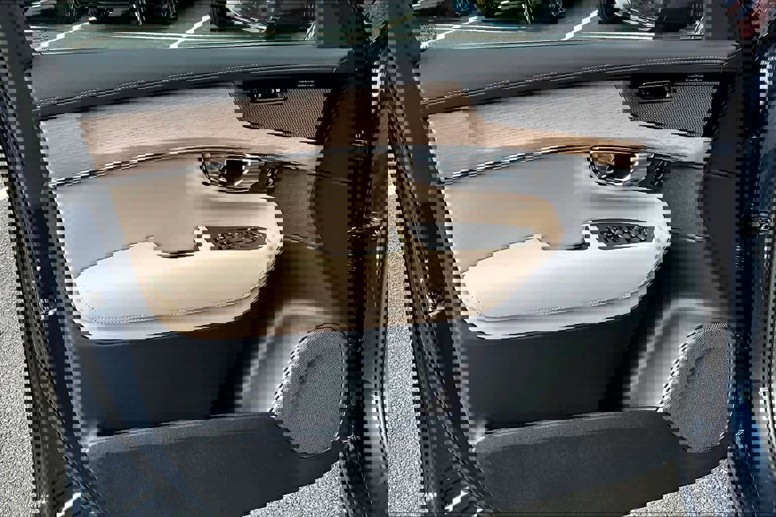 New 2026 Volvo XC90 B6 Ultra w/ Protection Package Premier image 11