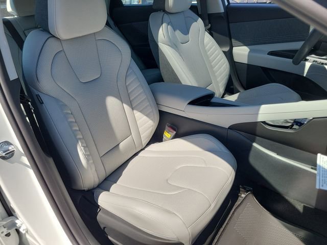 New 2026 Hyundai Elantra Limited image 18